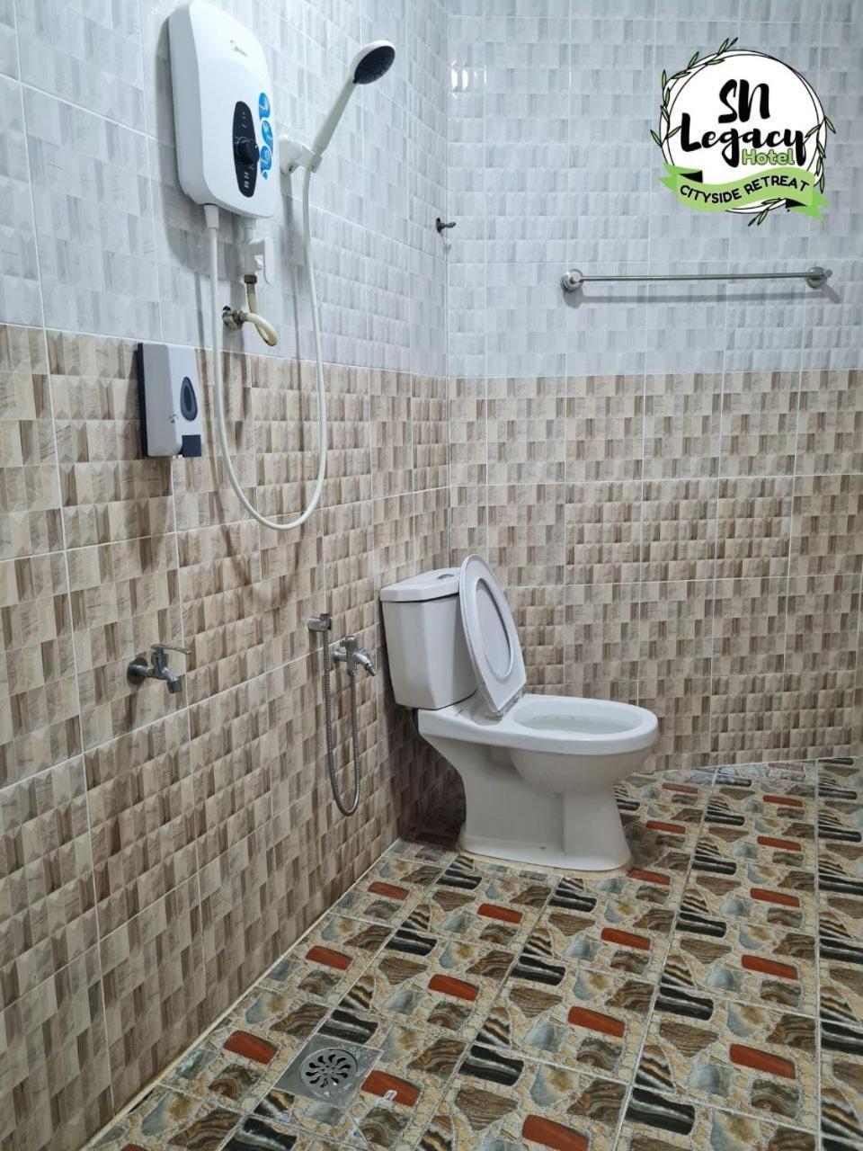 Hotel Sn Legacy Kuala Terengganu Esterno foto